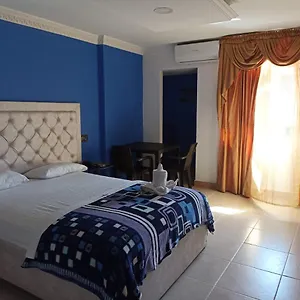 Noches De París Hotel